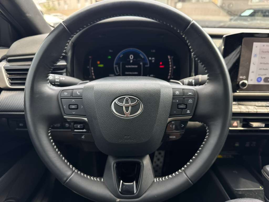 Toyota Camry SE 2025