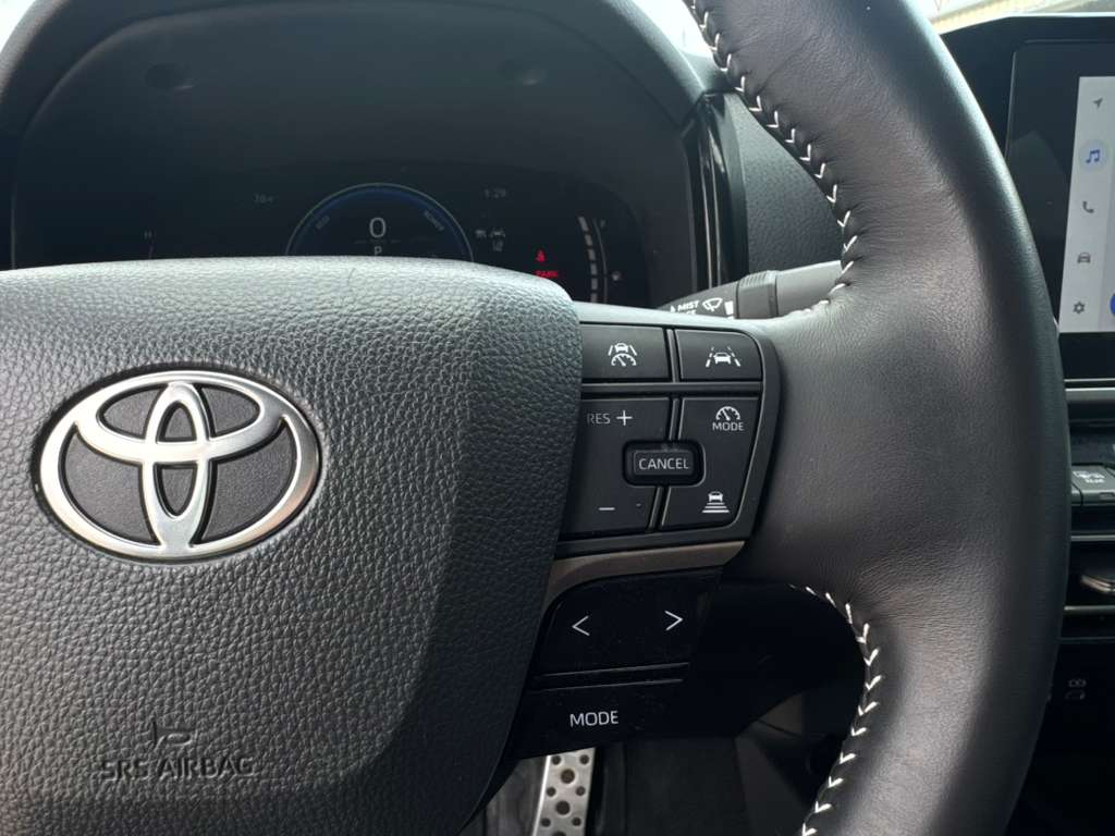 Toyota Camry SE 2025