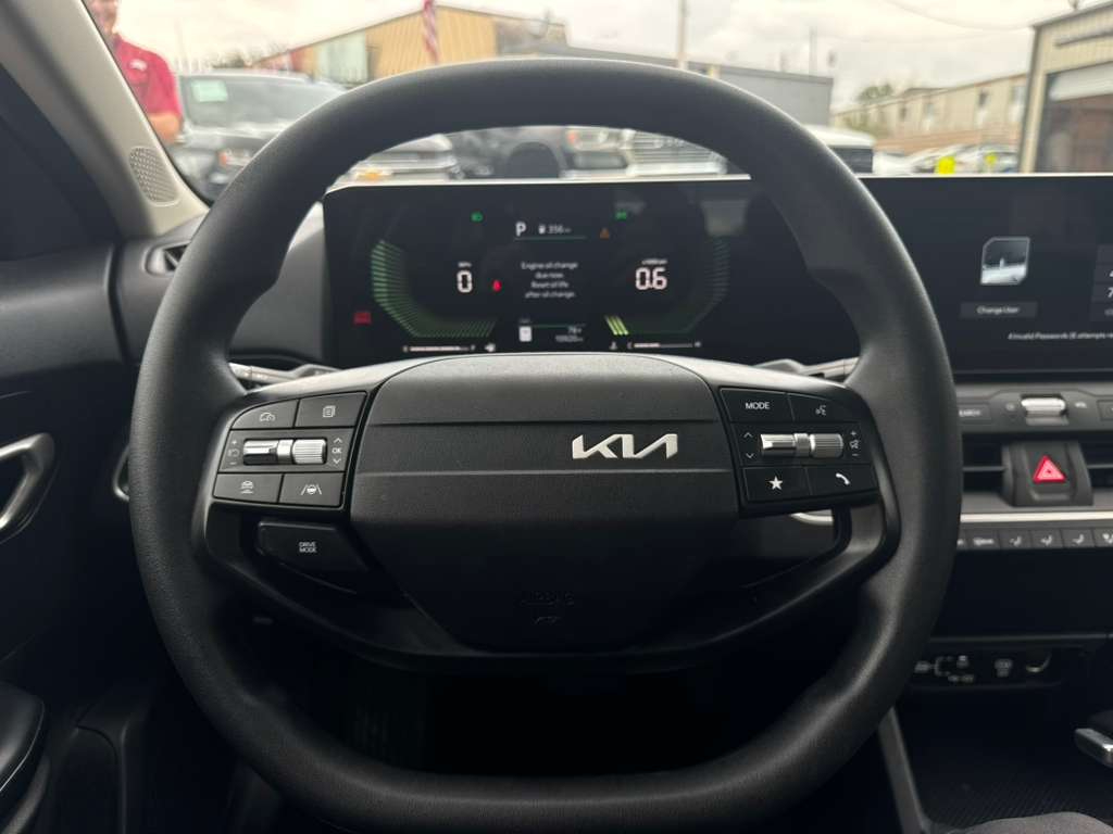 Kia K4 LX 2025