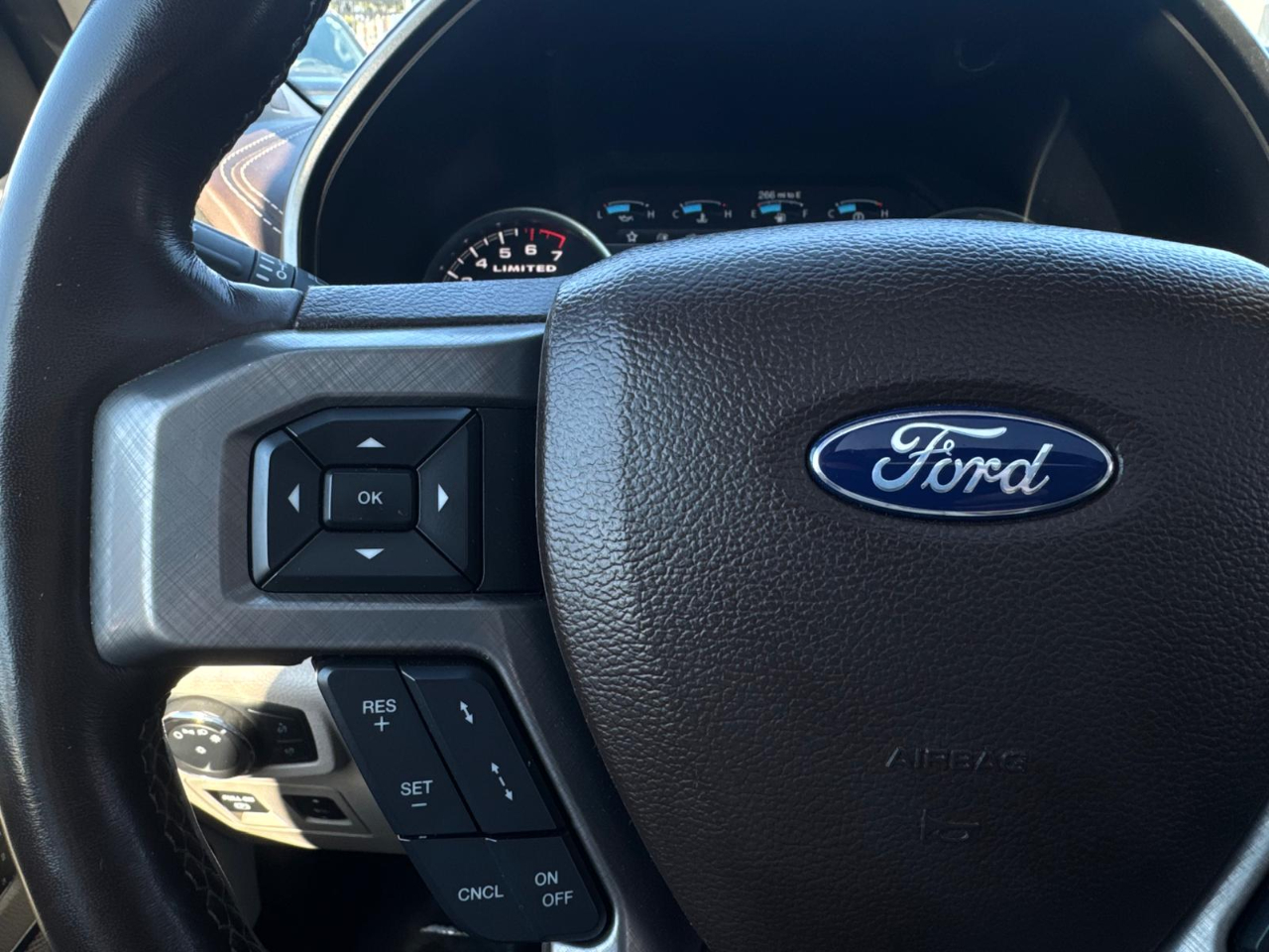 Ford F-150 Limited 4WD SuperCrew 5.5' Box 2019