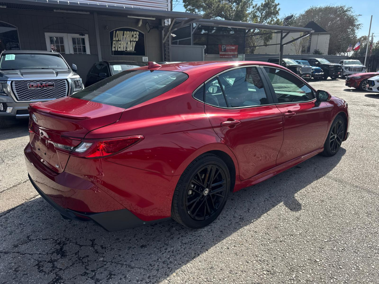 Toyota Camry Hybrid SE 2025