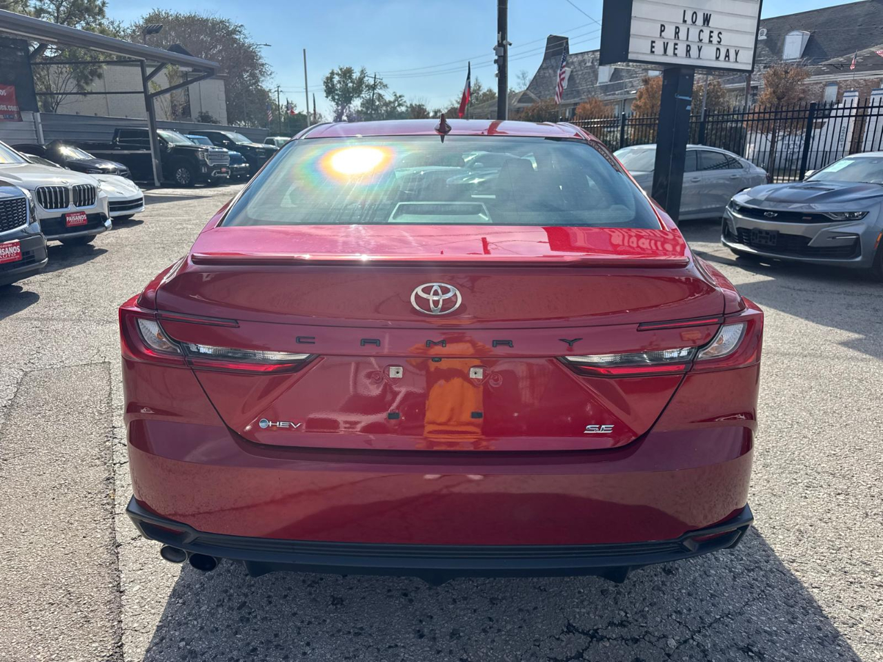 Toyota Camry Hybrid SE 2025