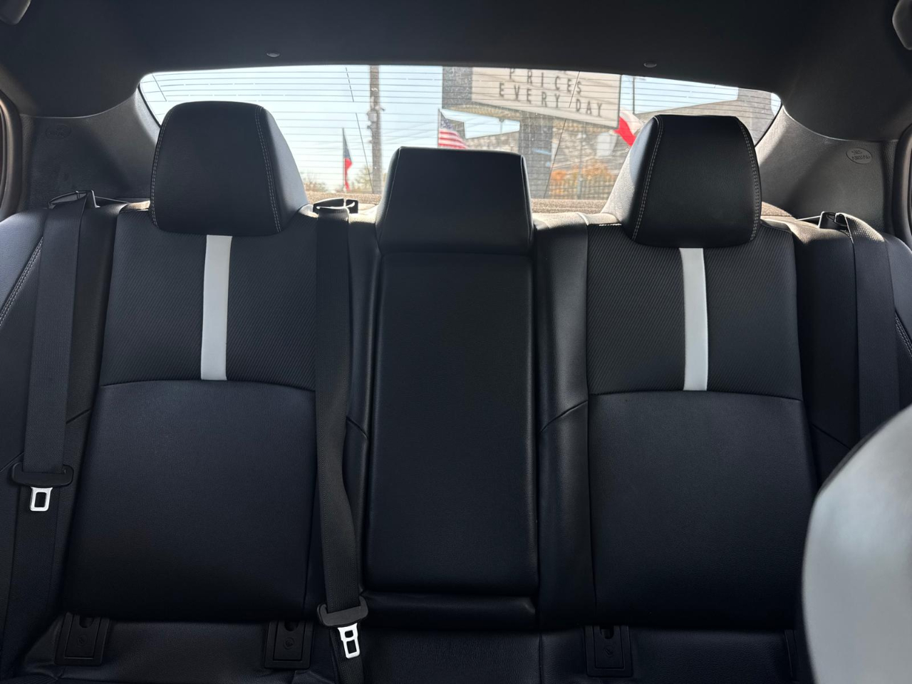 Toyota Camry Hybrid SE 2025