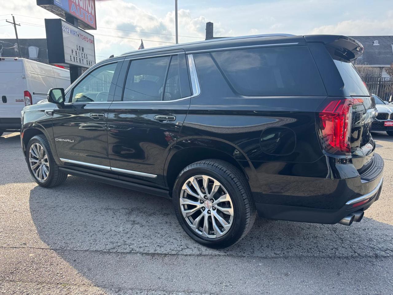 GMC Yukon Denali 2WD 2021