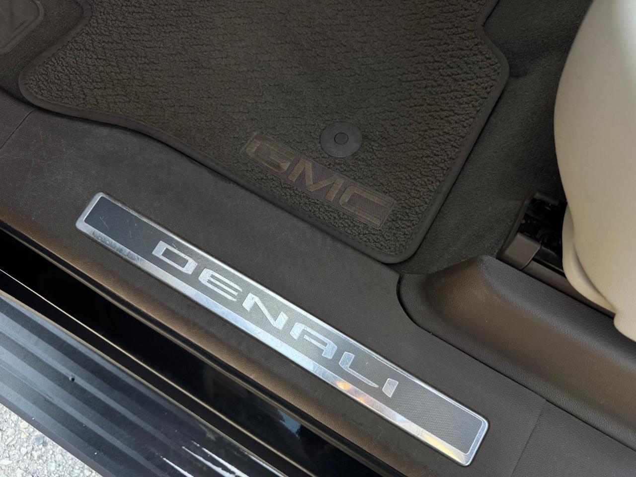 GMC Yukon Denali 2WD 2021