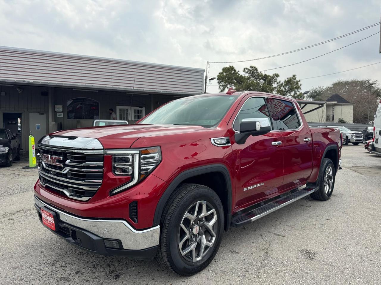 GMC Sierra 1500 SLT Crew Cab 4WD 2024