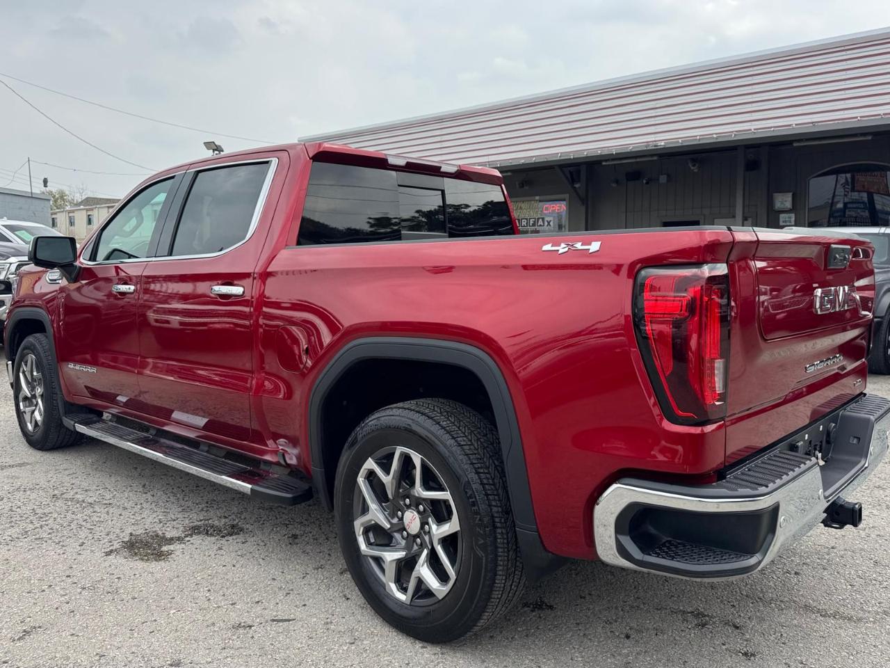 GMC Sierra 1500 SLT Crew Cab 4WD 2024