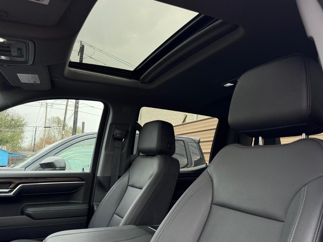 GMC Sierra 1500 SLT Crew Cab 4WD 2024