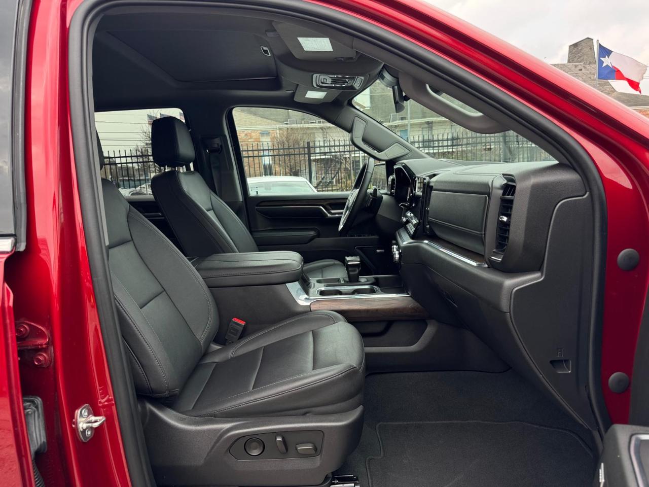 GMC Sierra 1500 SLT Crew Cab 4WD 2024