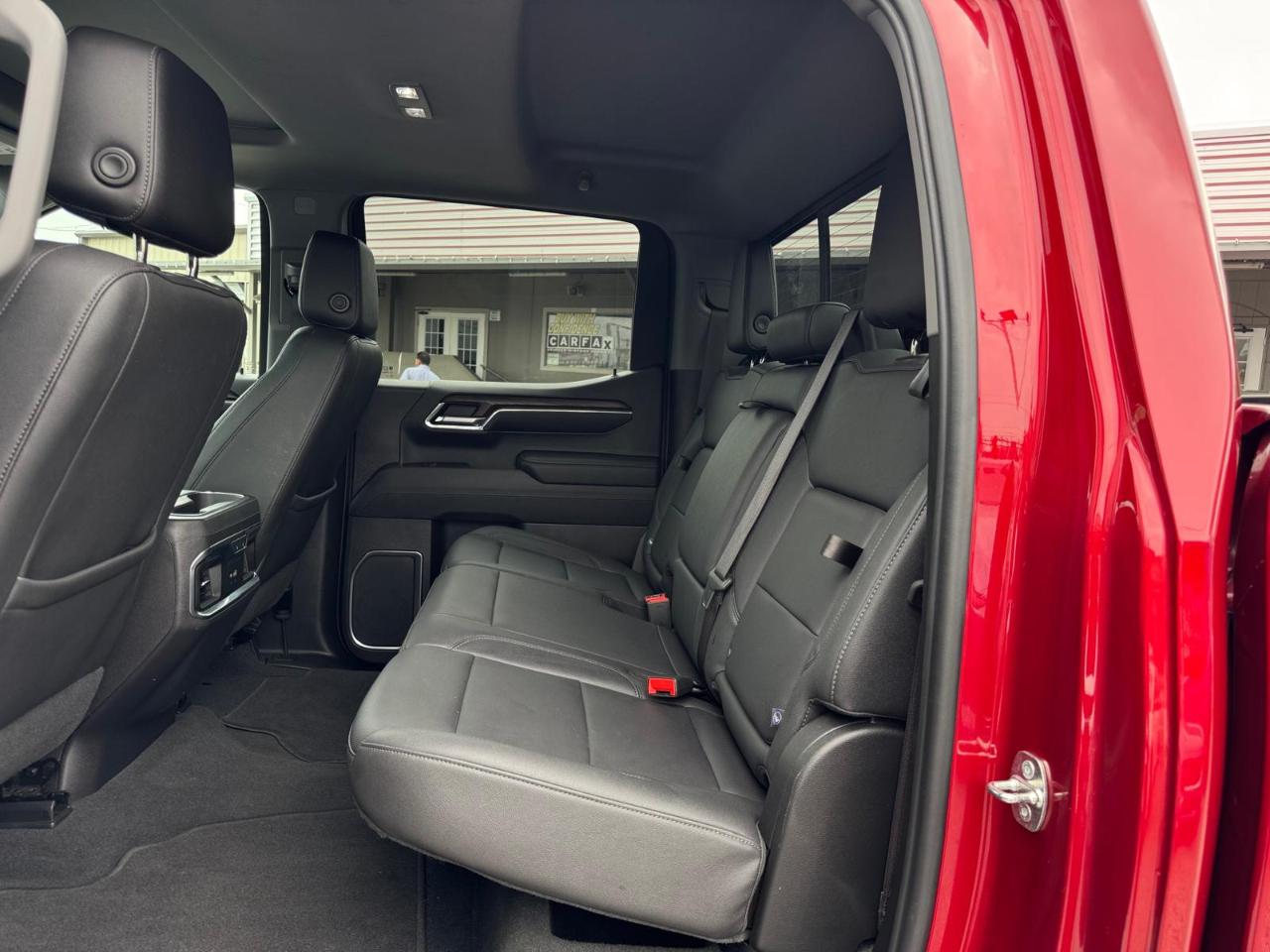 GMC Sierra 1500 SLT Crew Cab 4WD 2024