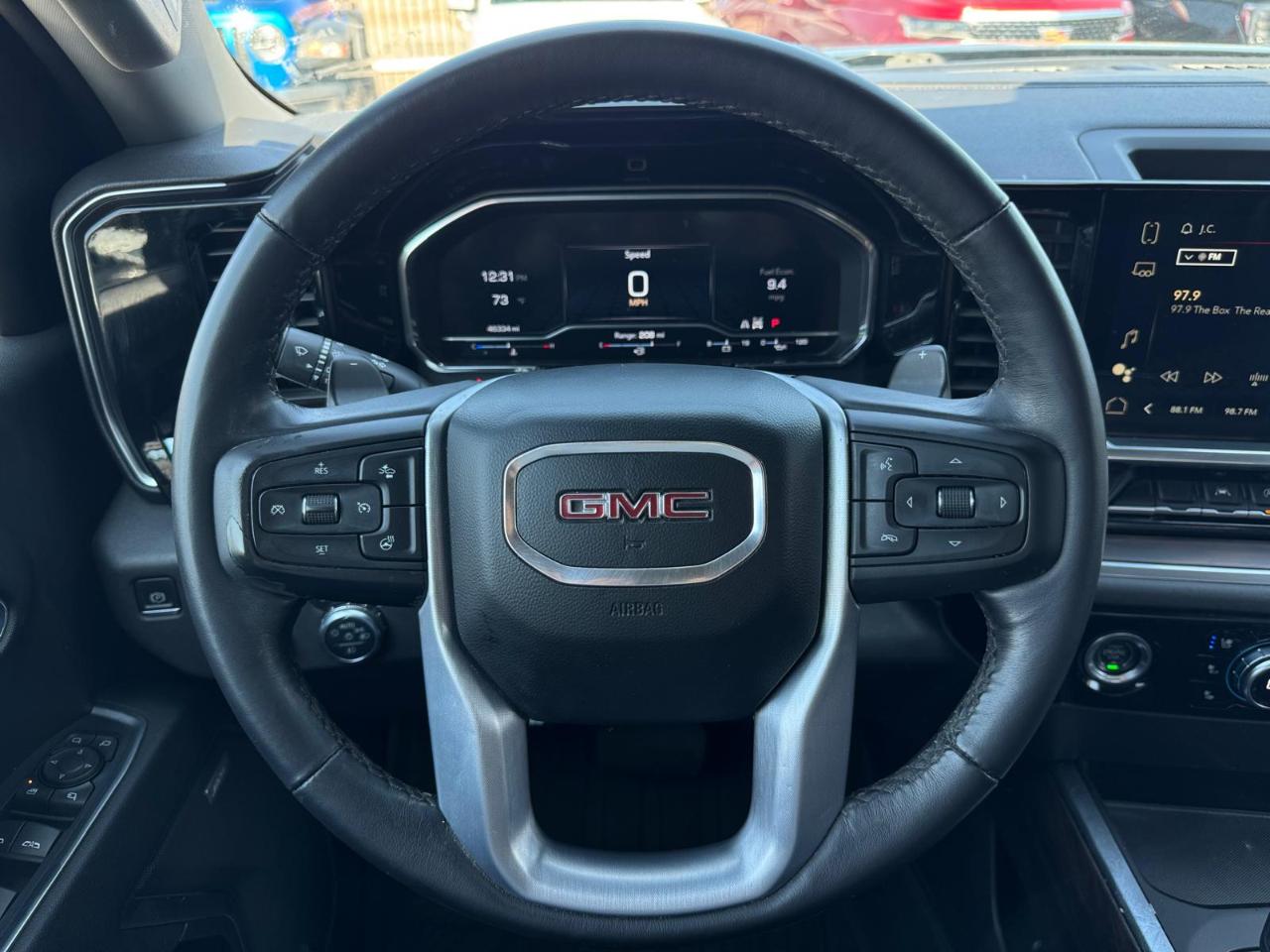 GMC Sierra 1500 SLT Crew Cab 4WD 2023