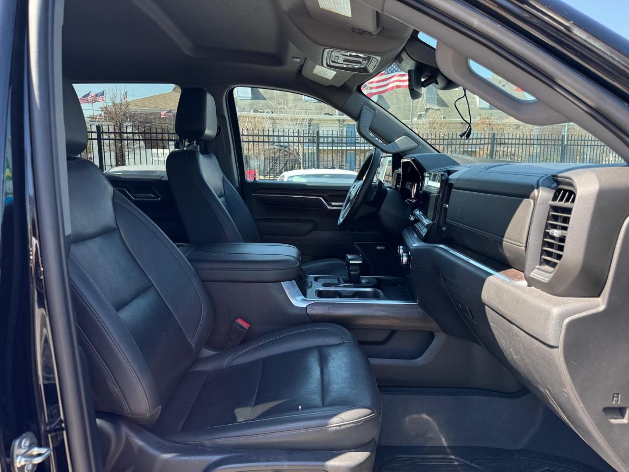 GMC Sierra 1500 SLT Crew Cab 4WD 2023