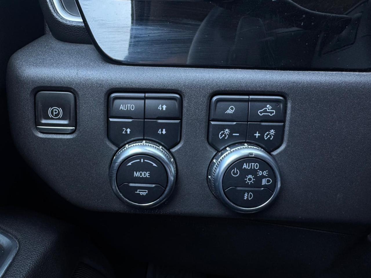 GMC Sierra 1500 SLT Crew Cab 4WD 2023