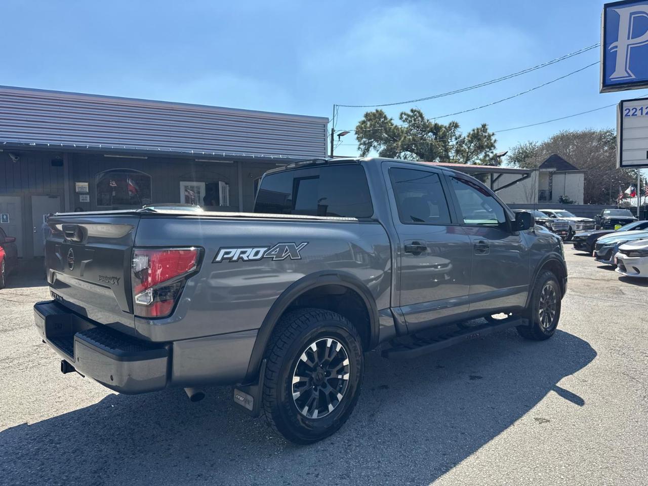 Nissan Titan Platinum Reserve Crew Cab 4WD 2021