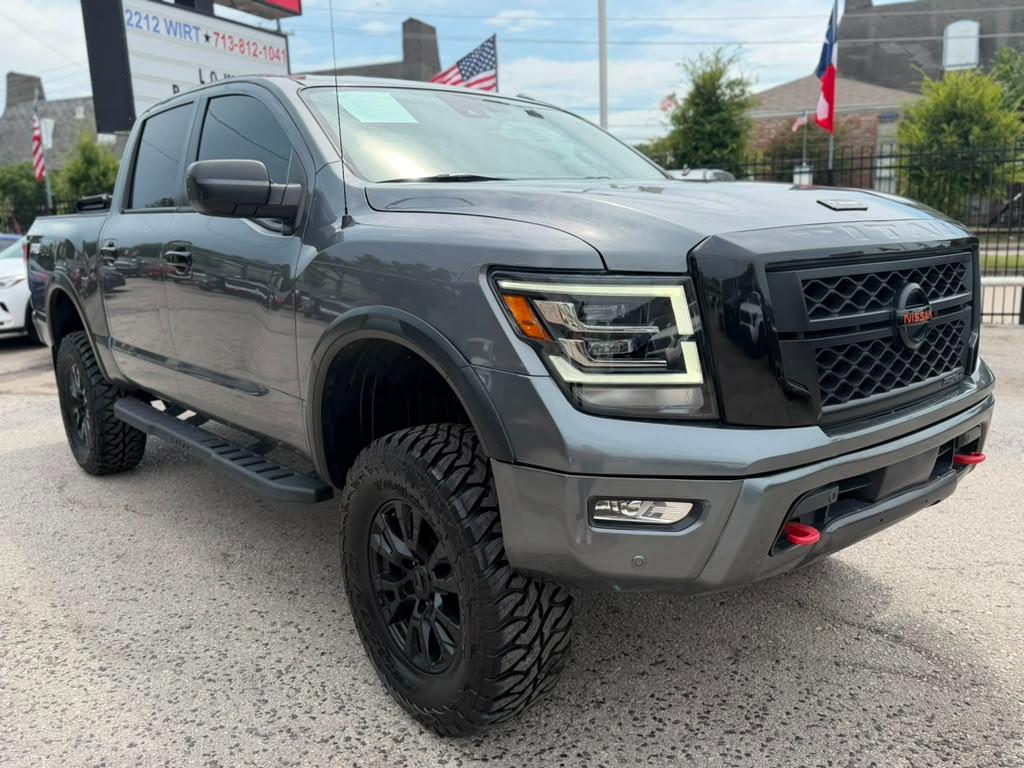 Nissan Titan  2021