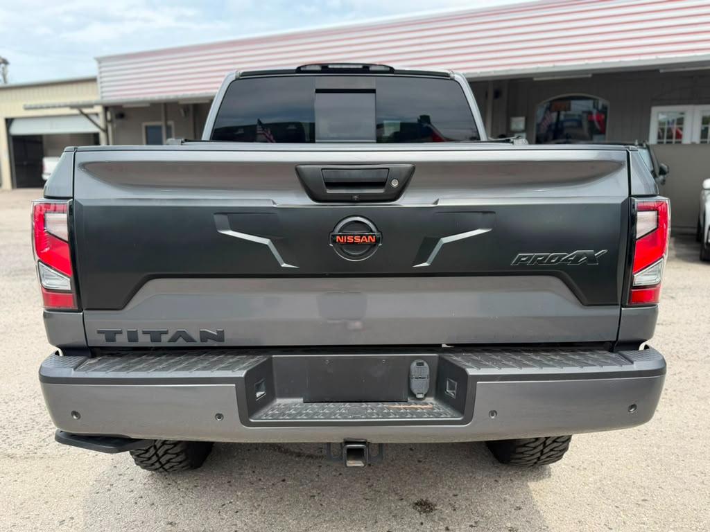 Nissan Titan  2021
