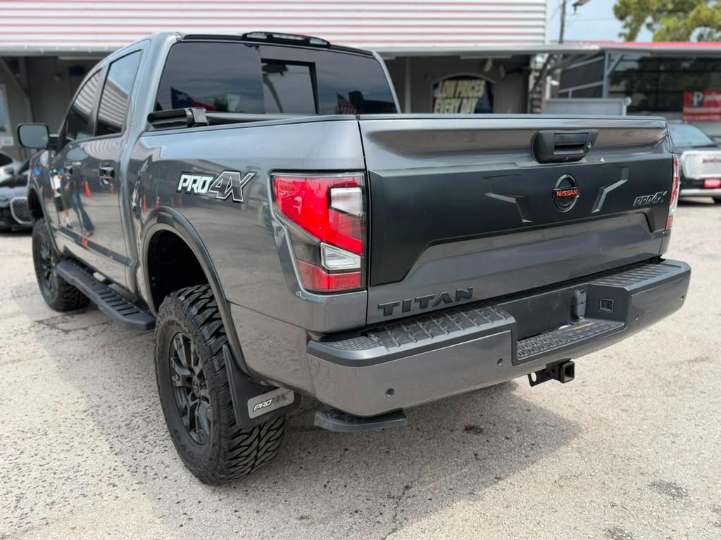 Nissan Titan  2021