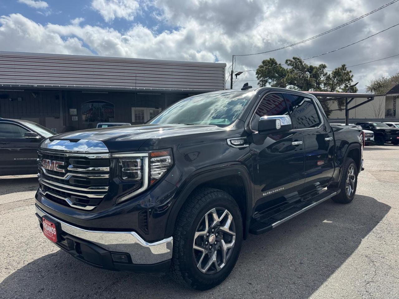 GMC Sierra 1500 SLT Crew Cab 4WD 2023