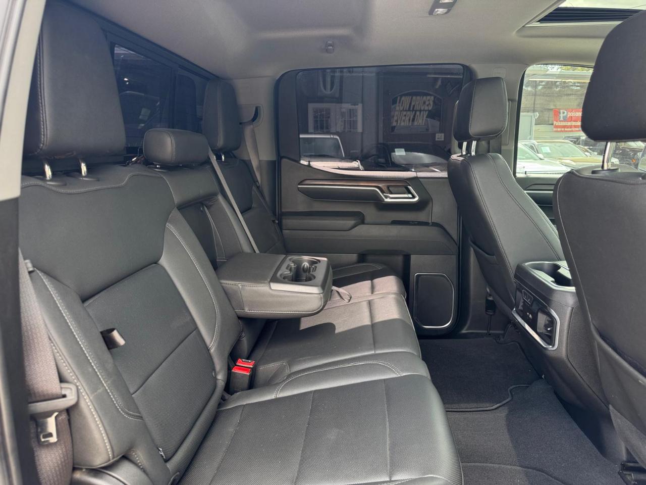 GMC Sierra 1500 SLT Crew Cab 4WD 2023