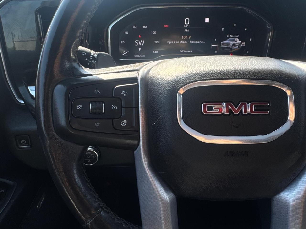 GMC Sierra 1500 SLT Crew Cab 4WD 2022