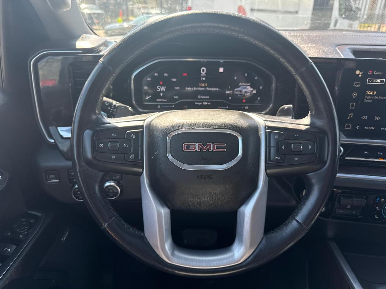 GMC Sierra 1500 SLT Crew Cab 4WD 2022