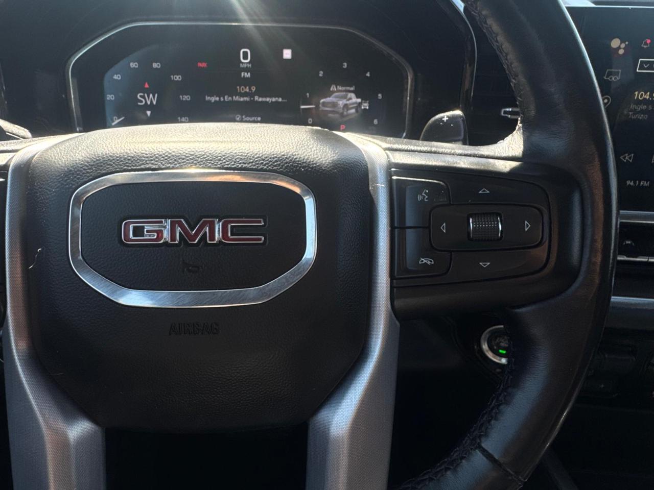 GMC Sierra 1500 SLT Crew Cab 4WD 2022