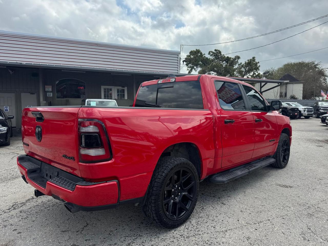 RAM 1500 Laramie Crew Cab SWB 4WD 2023