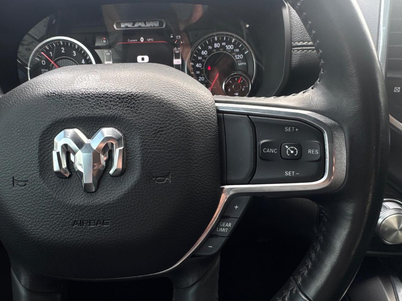 RAM 1500 Laramie Crew Cab SWB 4WD 2023