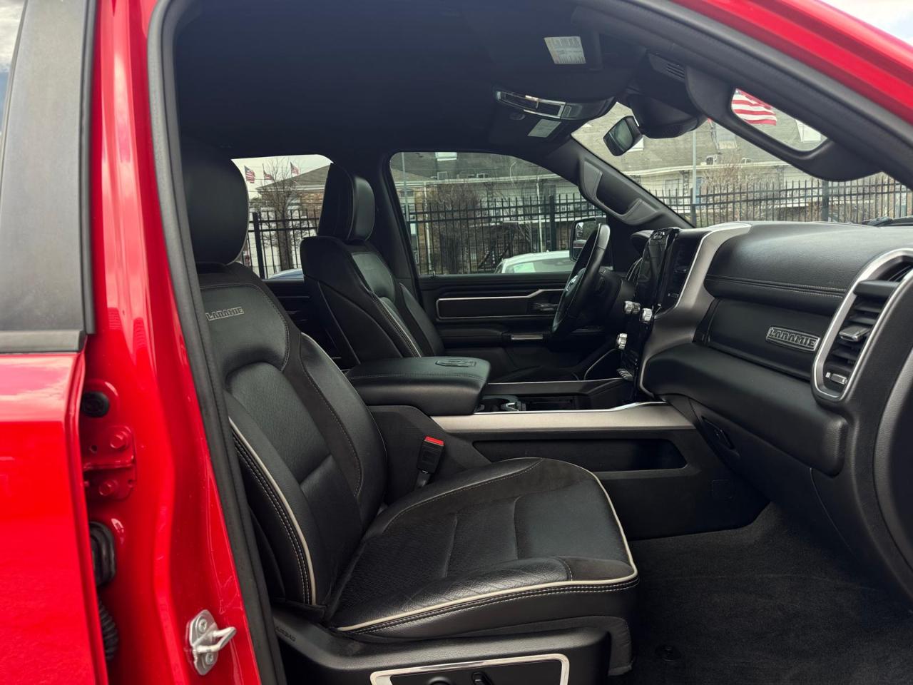 RAM 1500 Laramie Crew Cab SWB 4WD 2023