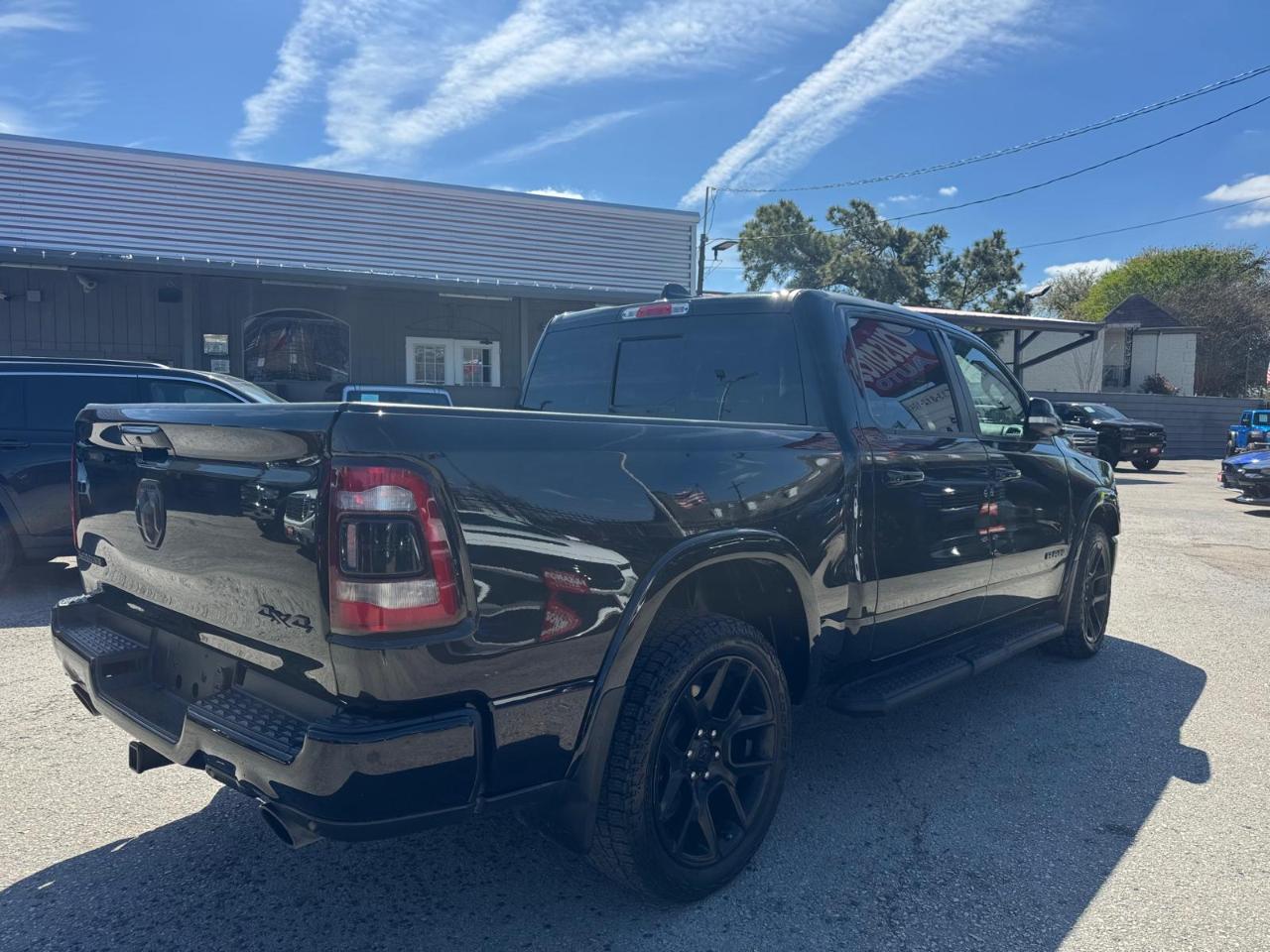 RAM 1500 Laramie Crew Cab SWB 4WD 2022