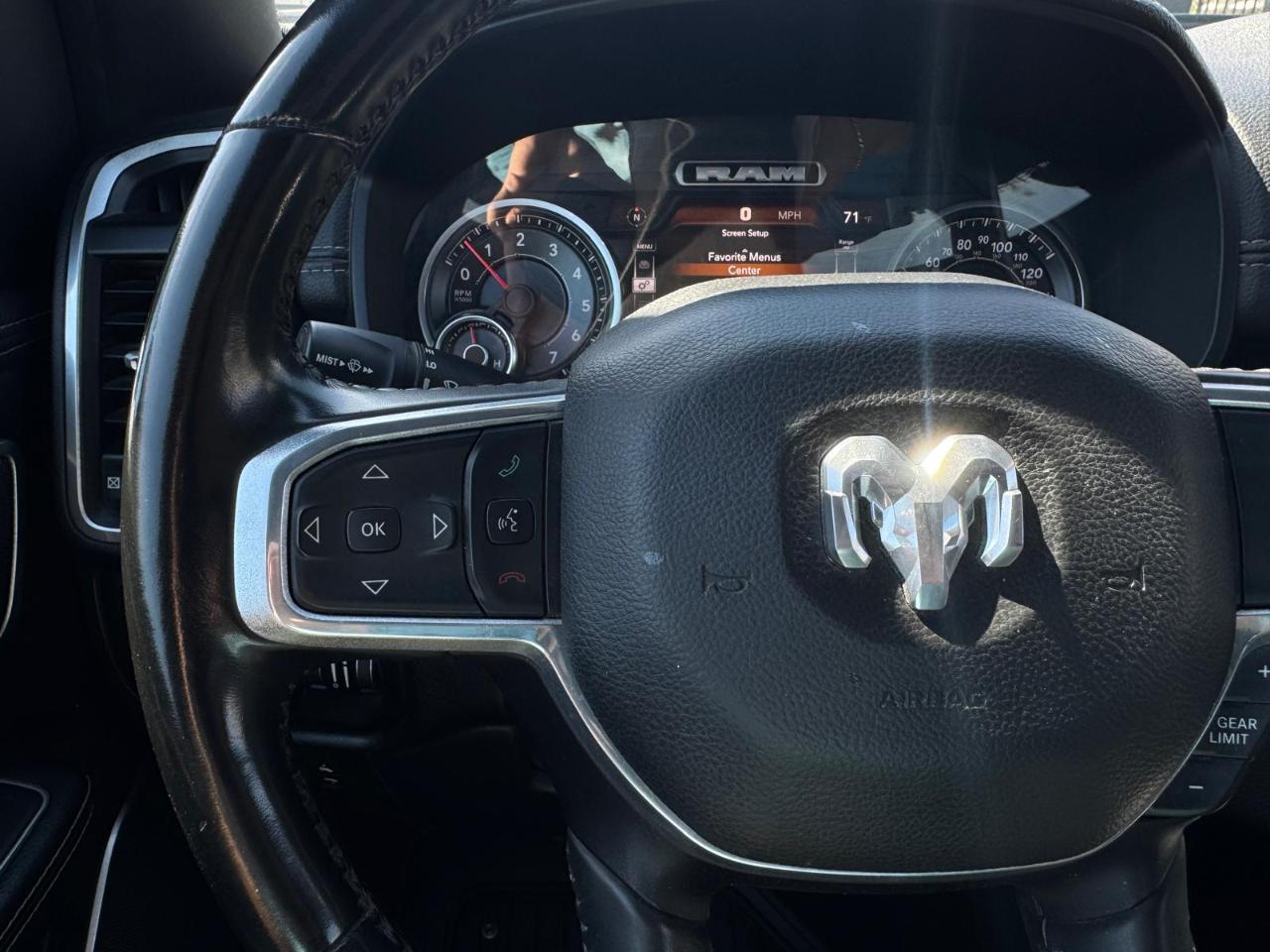 RAM 1500 Laramie Crew Cab SWB 4WD 2022