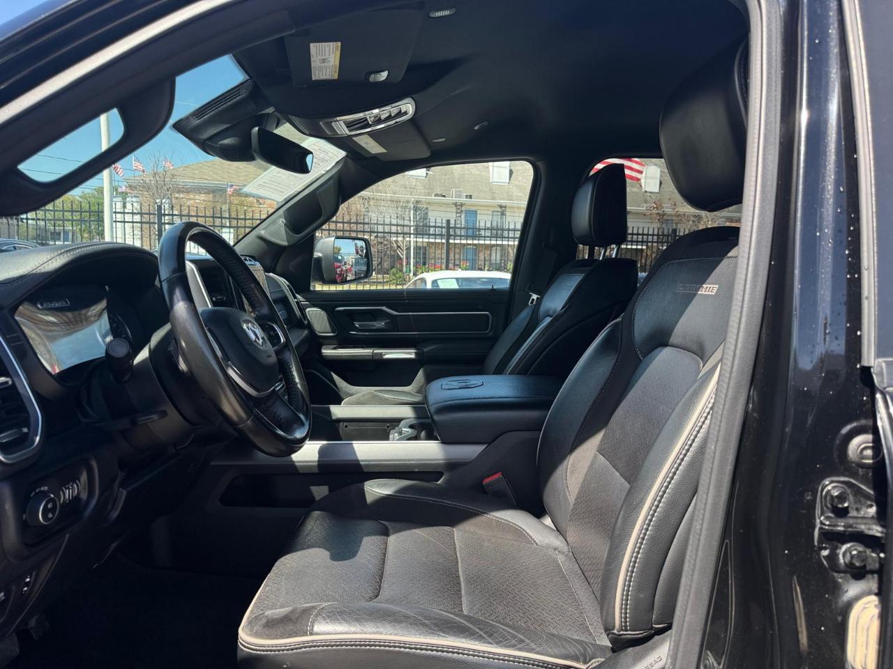 RAM 1500 Laramie Crew Cab SWB 4WD 2022