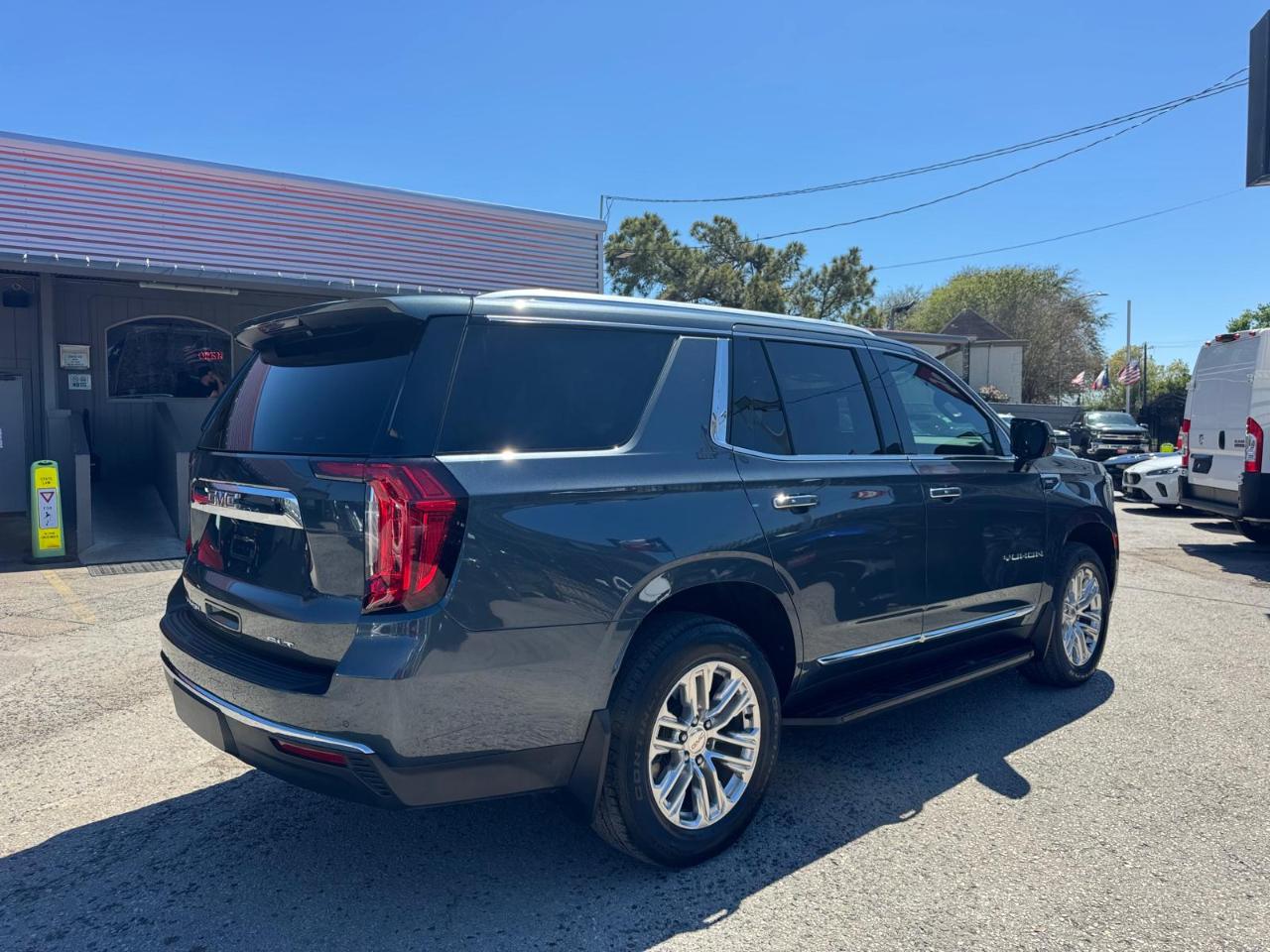 GMC Yukon SLT 4WD 2021