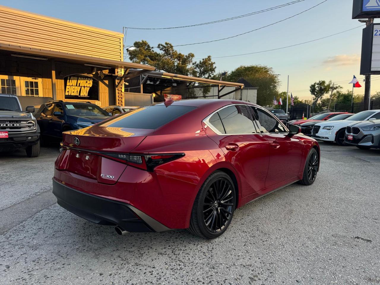 Lexus IS 300 RWD 2022