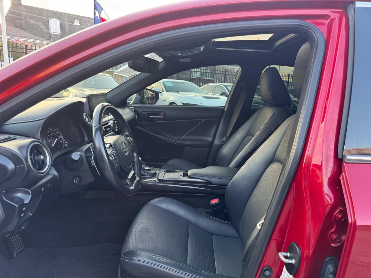 Lexus IS 300 RWD 2022