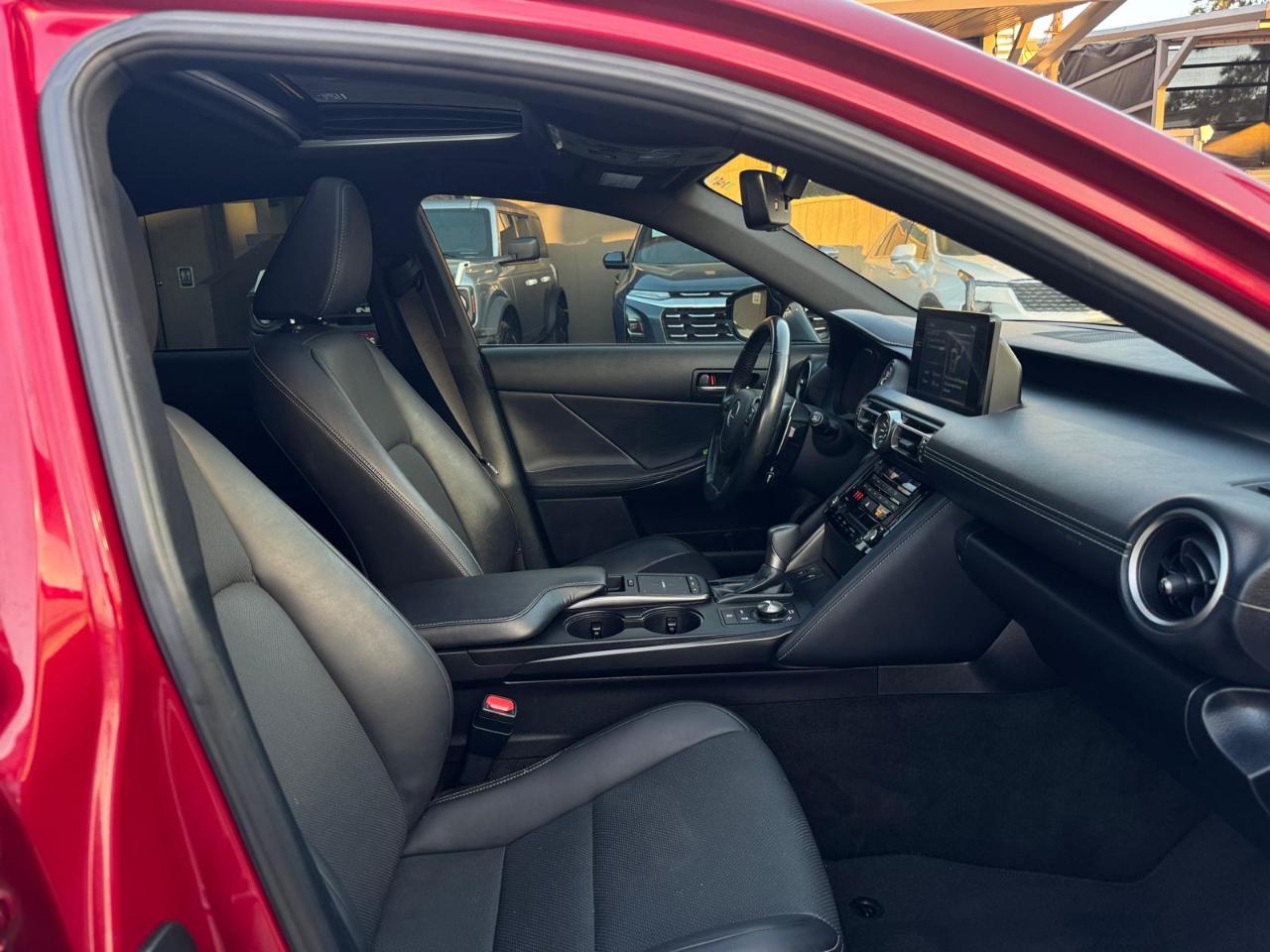 Lexus IS 300 RWD 2022