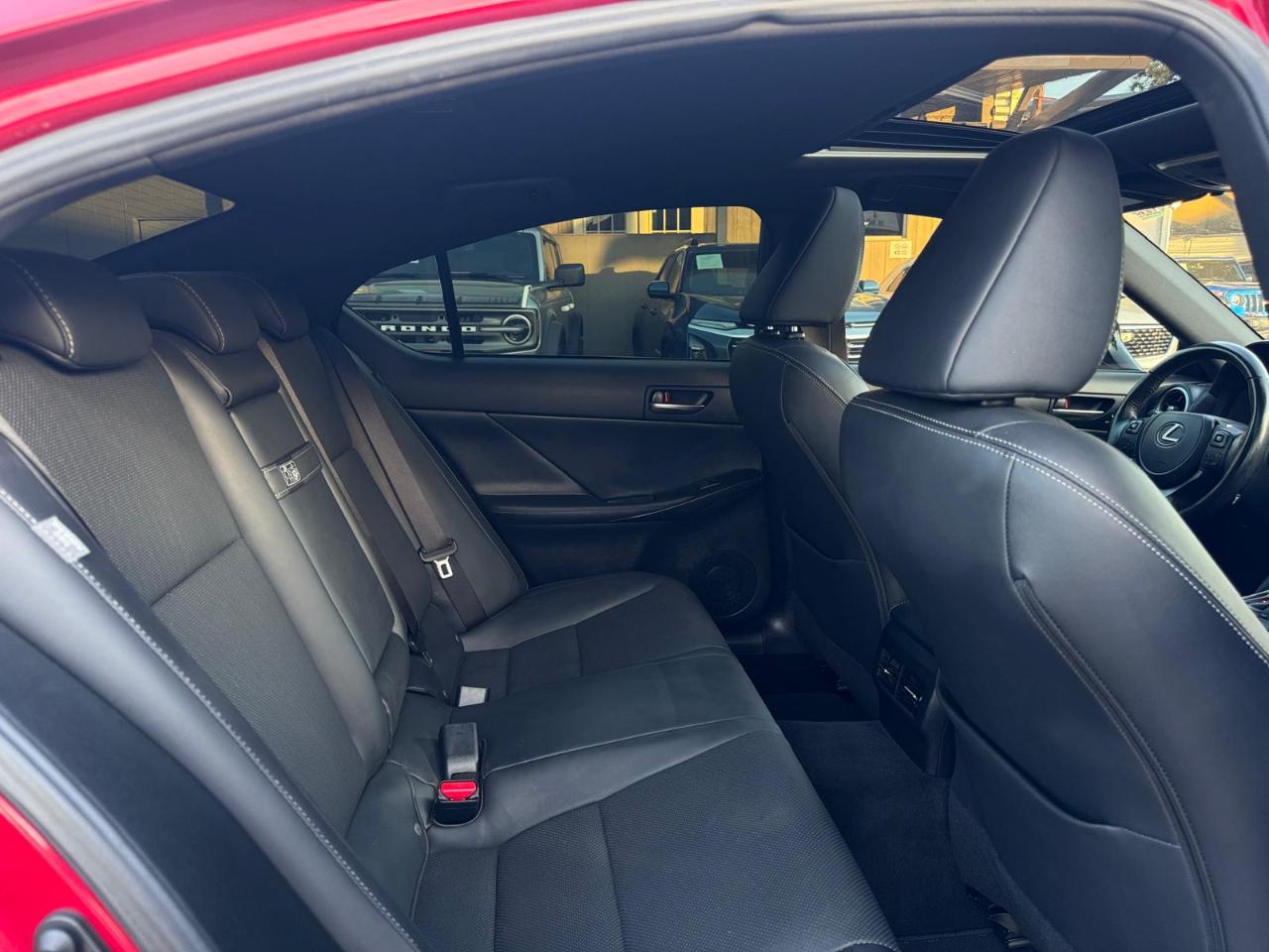 Lexus IS 300 RWD 2022