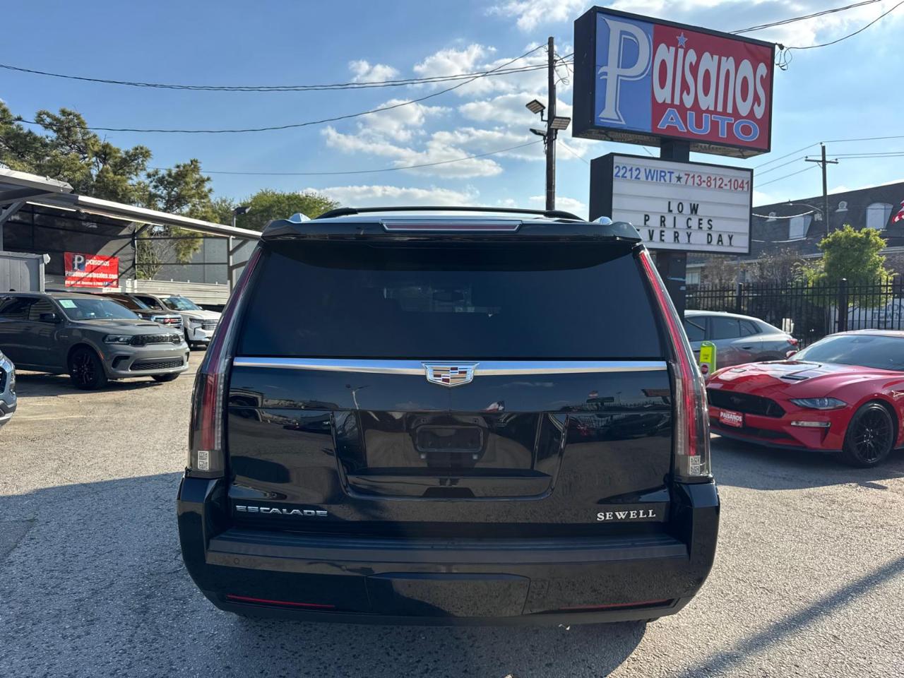 Cadillac Escalade Standard 2WD 2019