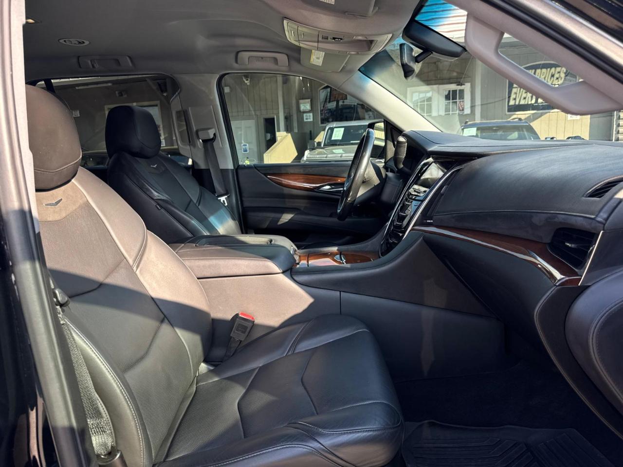 Cadillac Escalade Standard 2WD 2019