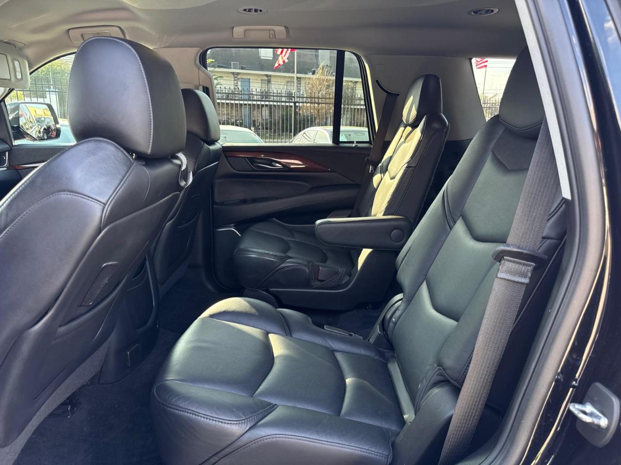 Cadillac Escalade Standard 2WD 2019