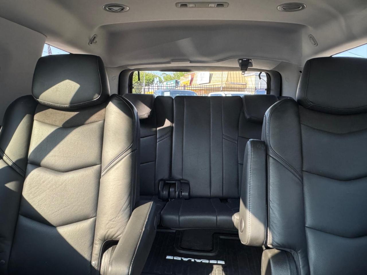 Cadillac Escalade Standard 2WD 2019