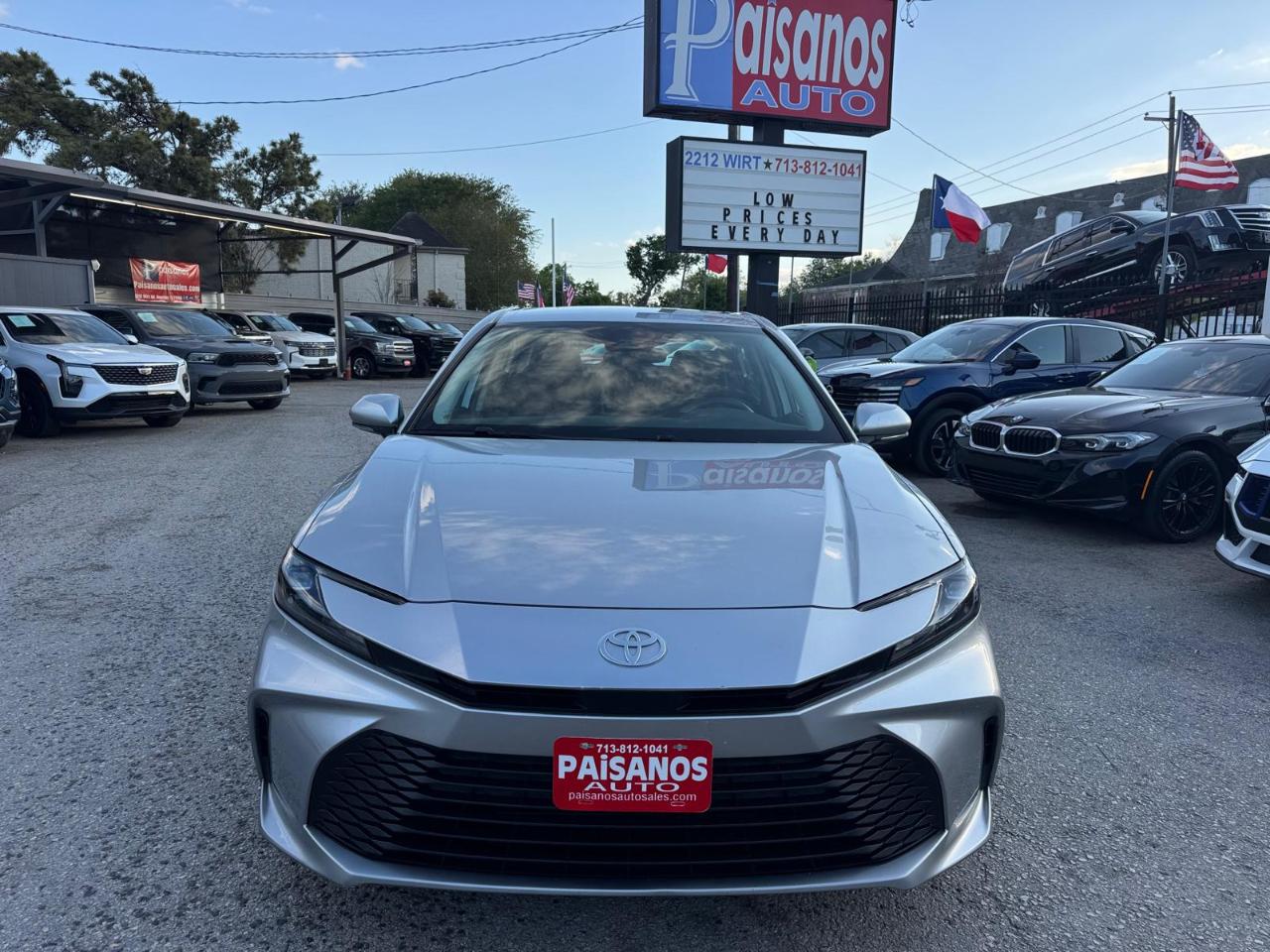 Toyota Camry Hybrid LE 2025