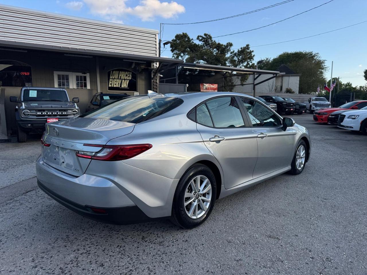 Toyota Camry Hybrid LE 2025