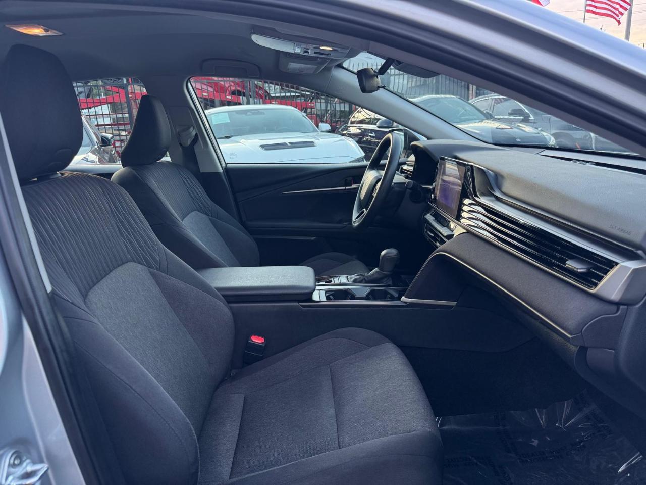 Toyota Camry Hybrid LE 2025