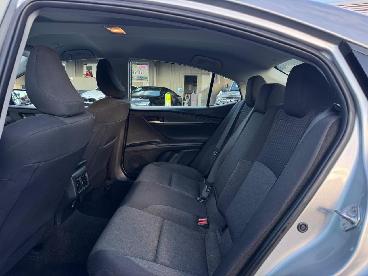 Toyota Camry Hybrid LE 2025