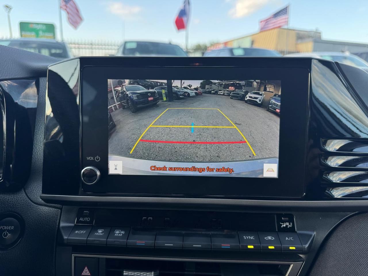 Toyota Camry Hybrid LE 2025