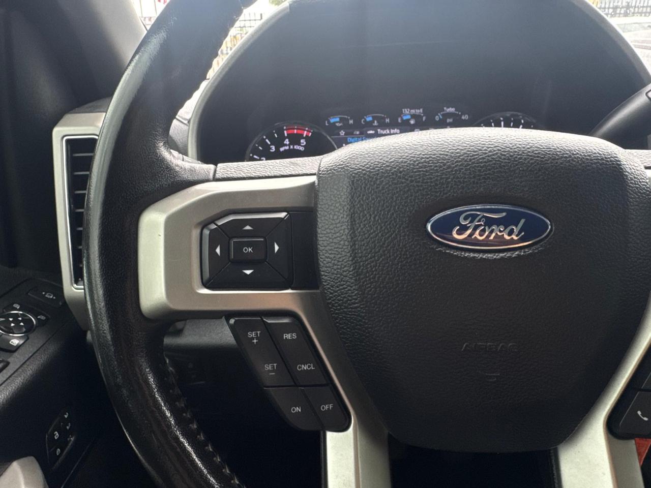 Ford F-250 SD Lariat 2021