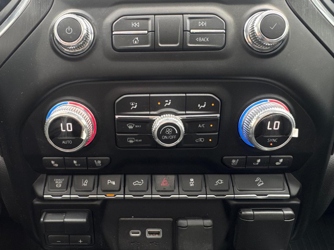 GMC Sierra 2500HD AT4 Crew Cab Long Box 4WD 2020