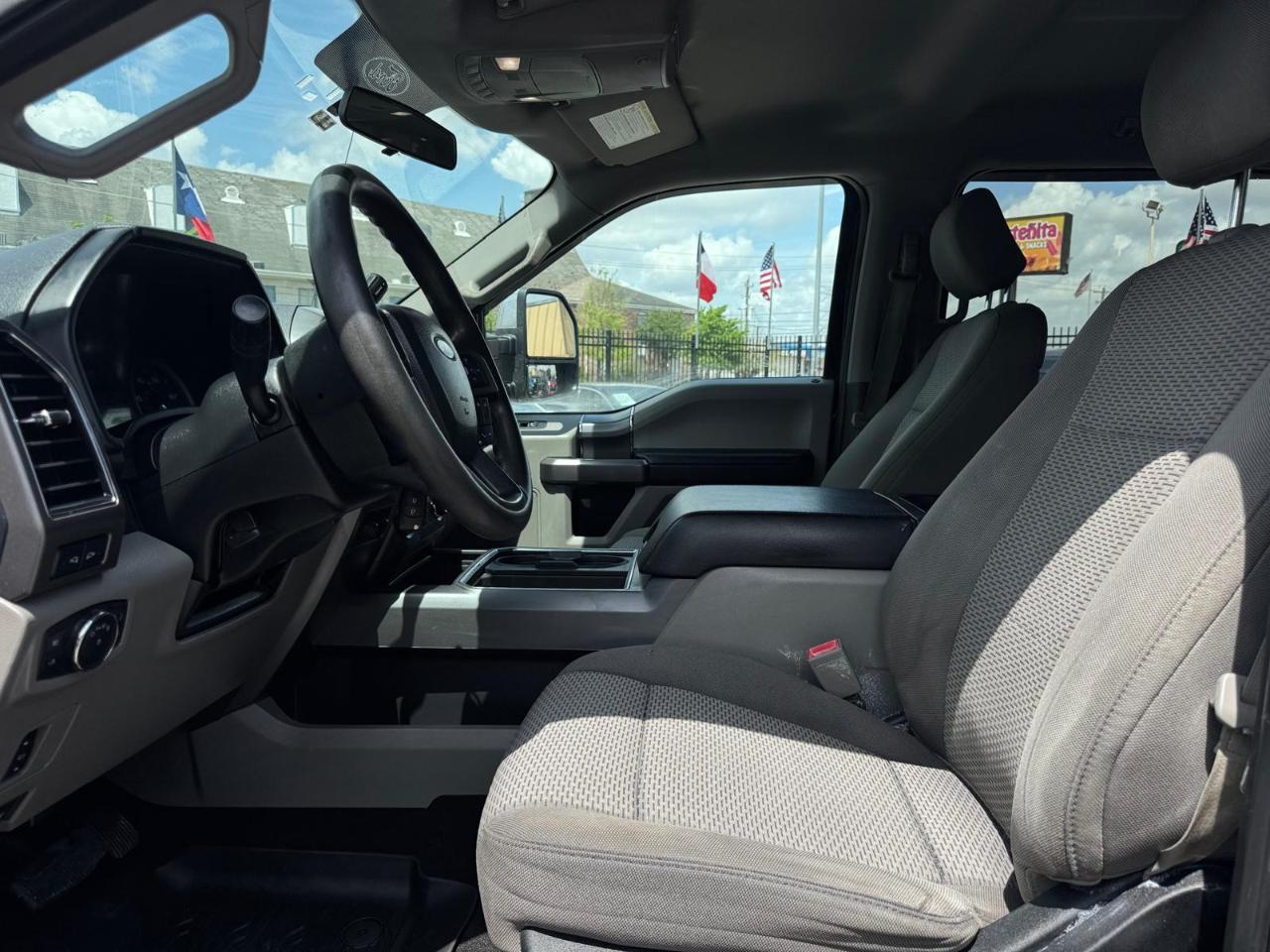 Ford F-250 SD XLT Crew Cab 4WD 2019