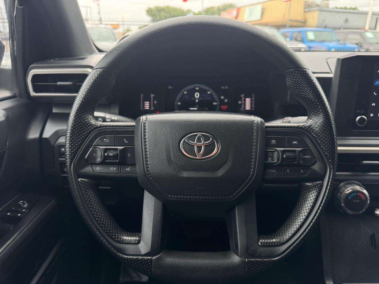 Toyota Tacoma SR Double Cab 4WD 2025